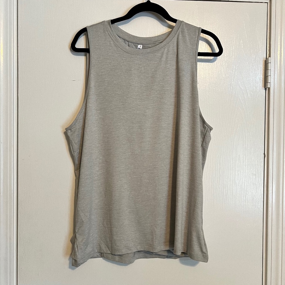 Fabletics Blake Open Back Tank- Size XXL